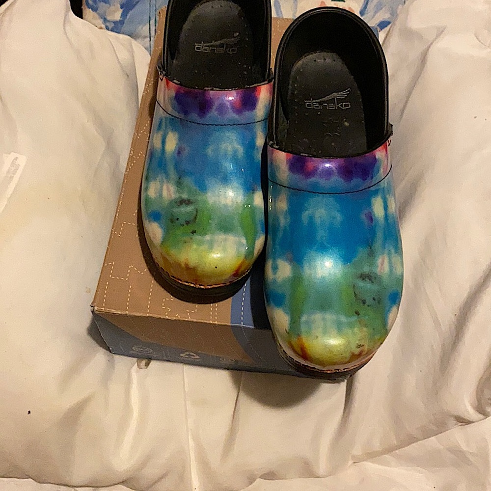 Dansko size 8